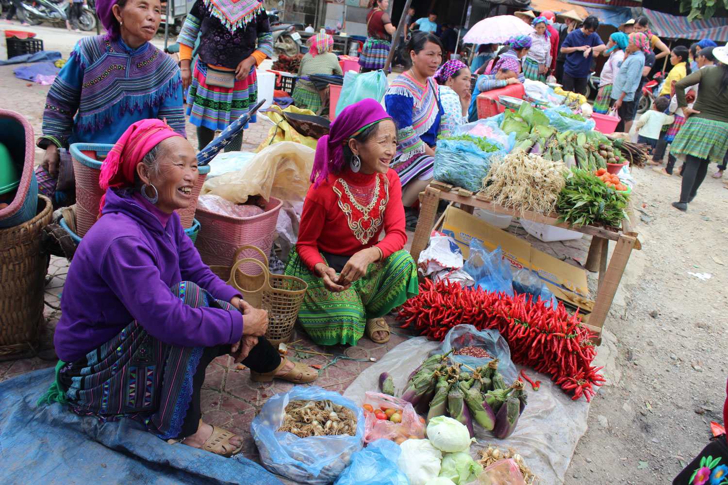 Khám phá sắc màu chợ Lùng Phình và ẩm thực Bản Liền