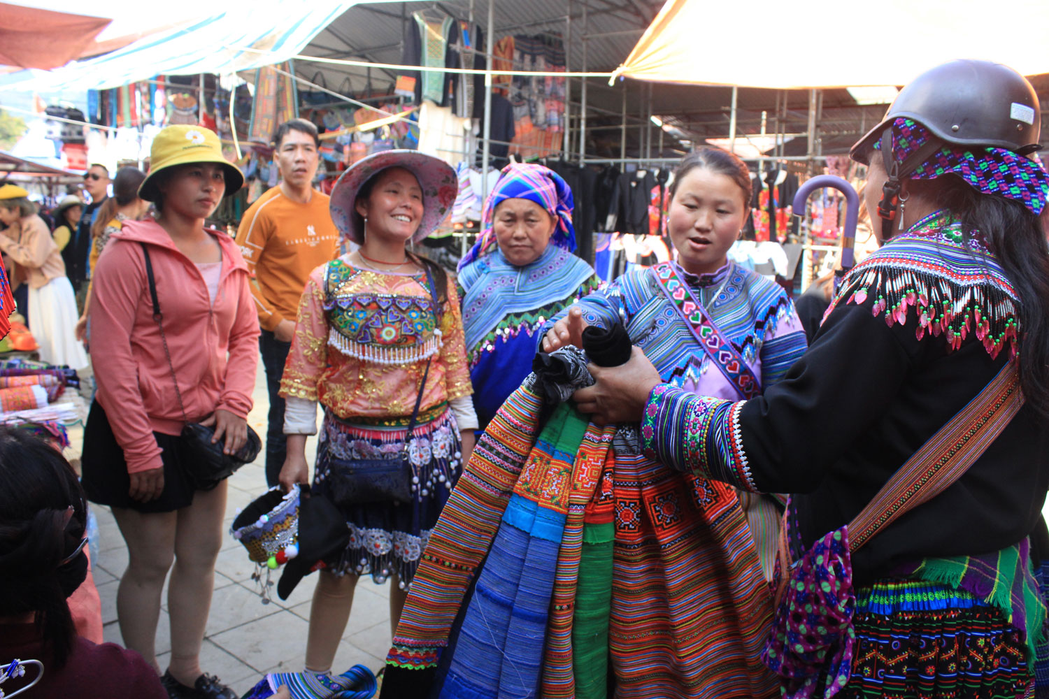 Khám phá chợ phiên Bắc Hà