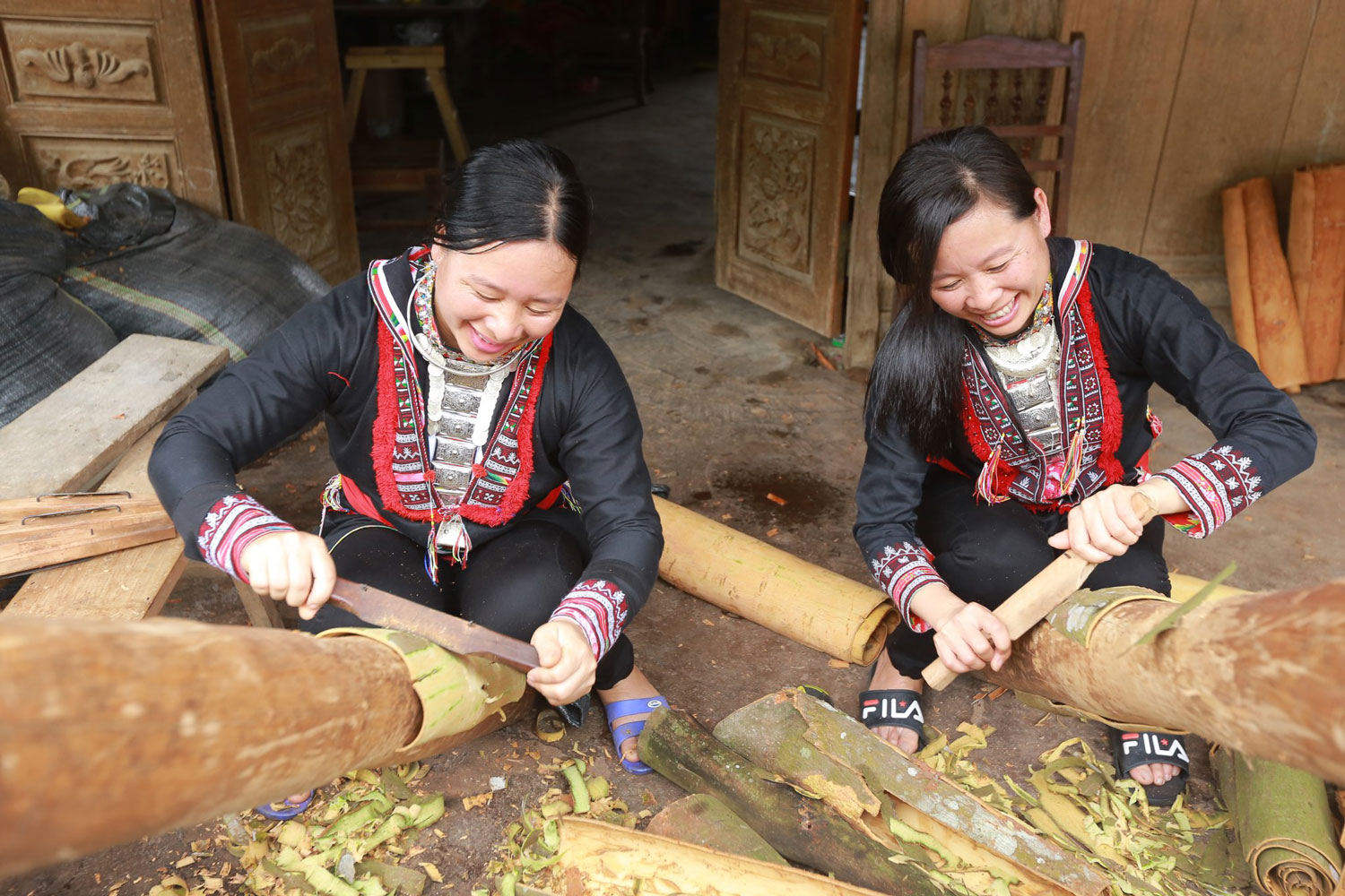 Xuống chợ Cốc Ly - Ngắm cây ngàn tuổi